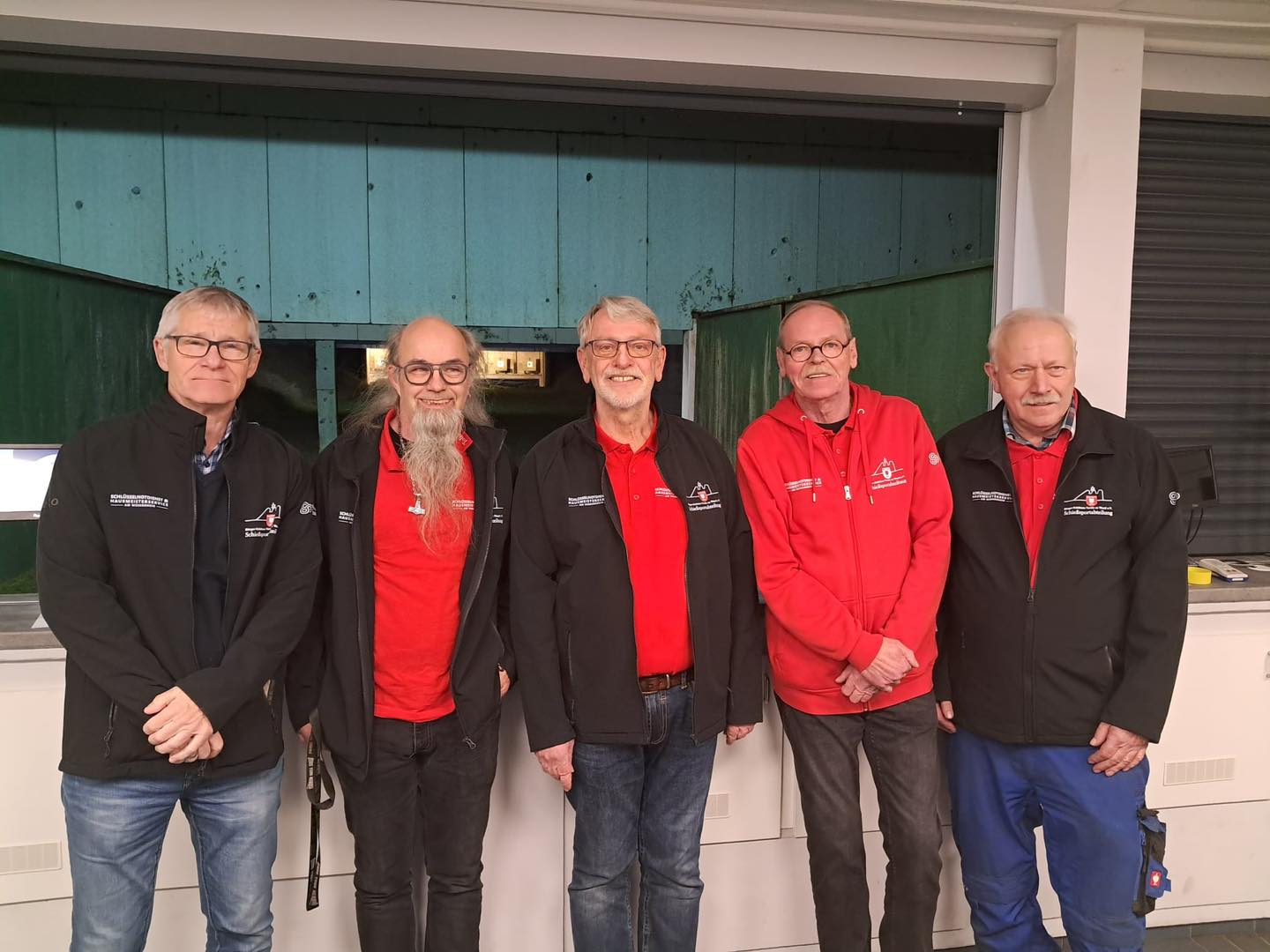 Heute startet die Wahl zur Mannschaft des Jahres beim SportEsel Award 2025.

Bitte stimmt für die 2. Mannschaft unserer Schießsportsbteilung ab!

https://sportnacht-wesel.de/sportesel-award-2025/

#bürgerschützenverein #wesel #schützenleben #schützenverein #abstimmung #sportesel #sporteselaward